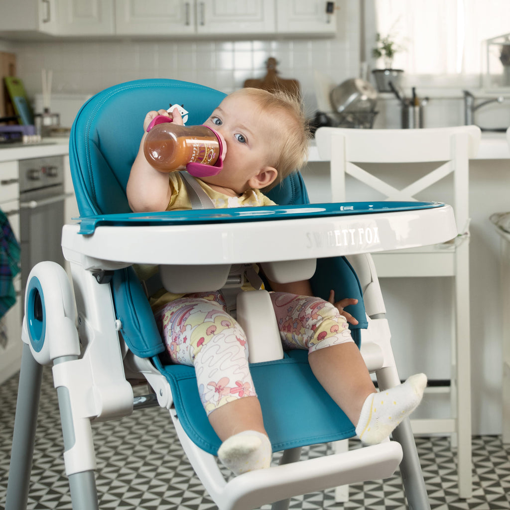 Een Kleine Baby Plaatst Op Hoge Stoel Stock Afbeelding - Image of riem Een Kleine Baby Plaatst Op Hoge Stoel Stock Afbeelding - Image of riem